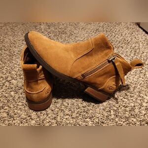 UGG Women's Chestnut Suede Ankle Booties